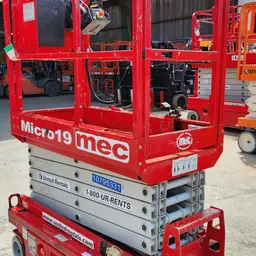 2018 MEC MICRO 19 Scissor Lift