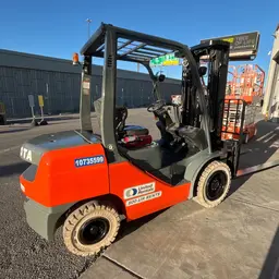 2018 Toyota 8FDU30 Warehouse Forklift