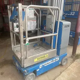 2017 Genie GR-20 Self-Propelled One-Person Lift
