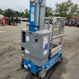 2017 Genie GR-20 Self-Propelled One-Person Lift