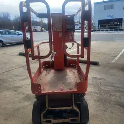 2018 JLG 1230ES Self-Propelled One-Person Lift