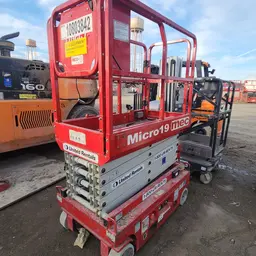 2018 MEC MICRO 19 Scissor Lift