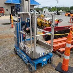 2017 Genie GR-20 Self-Propelled One-Person Lift