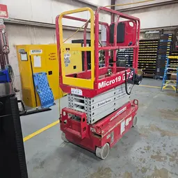 2018 MEC MICRO 19 Scissor Lift