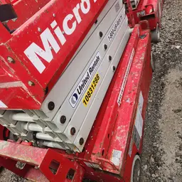 2018 MEC MICRO 19 Scissor Lift