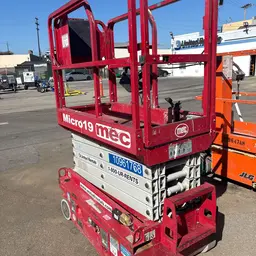 2019 MEC MICRO 19 Scissor Lift