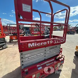 2019 MEC MICRO 19 Scissor Lift