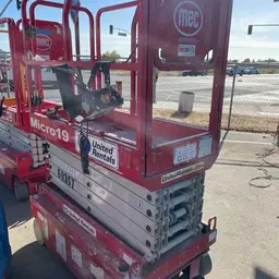 2018 MEC MICRO 19 Scissor Lift