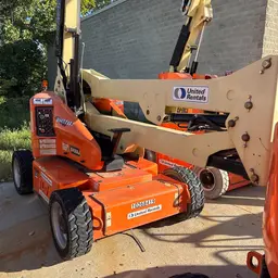 2014 JLG E450AJ Articulating Boom Lift