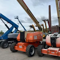 2015 JLG 800AJ Articulating Boom Lift