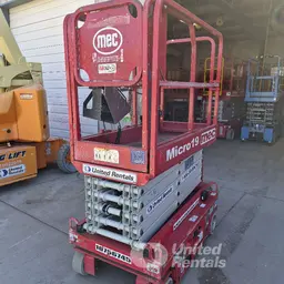 2018 MEC MICRO 19 Scissor Lift