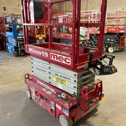 2018 MEC MICRO 19 Scissor Lift