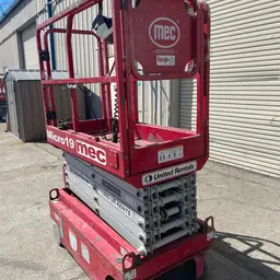 2018 MEC MICRO 19 Scissor Lift