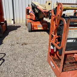 2017 JLG E400AJPN Articulating Boom Lift