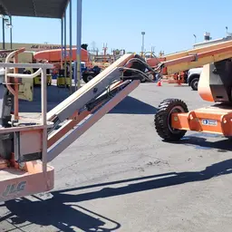 2013 JLG 600AJ Articulating Boom Lift