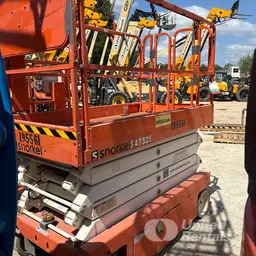 2017 Snorkel S4732E Scissor Lift