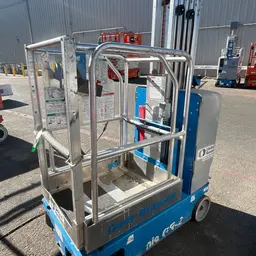 2019 Genie GR-20 Self-Propelled One-Person Lift