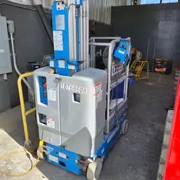 2018 Genie GR-20 Self-Propelled One-Person Lift