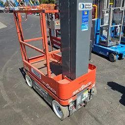 2017 Skyjack SJ16 Self-Propelled One-Person Lift