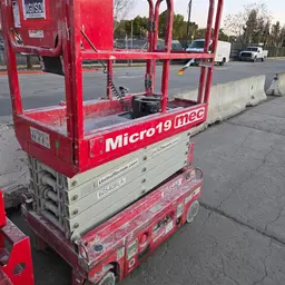 2018 MEC MICRO 19 Scissor Lift