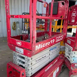 2018 MEC MICRO 19 Scissor Lift