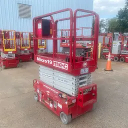 2018 MEC MICRO 19 Scissor Lift
