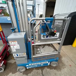 2017 Genie GR-20 Self-Propelled One-Person Lift