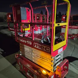 2018 MEC MICRO 19 Scissor Lift