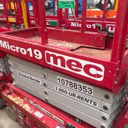 2018 MEC MICRO 19 Scissor Lift
