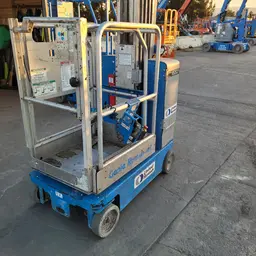 2016 Genie GR-20 Self-Propelled One-Person Lift