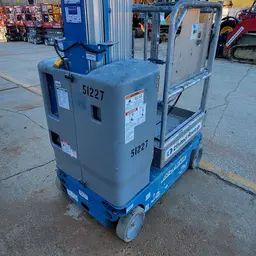 2017 Genie GR-20 Self-Propelled One-Person Lift