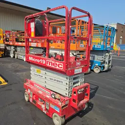 2018 MEC MICRO 19 Scissor Lift