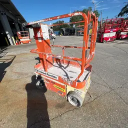 2017 JLG 1230ES Self-Propelled One-Person Lift