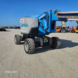 2016 Genie Z-62/40 Articulating Boom Lift