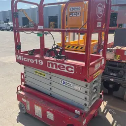 2018 MEC MICRO 19 Scissor Lift